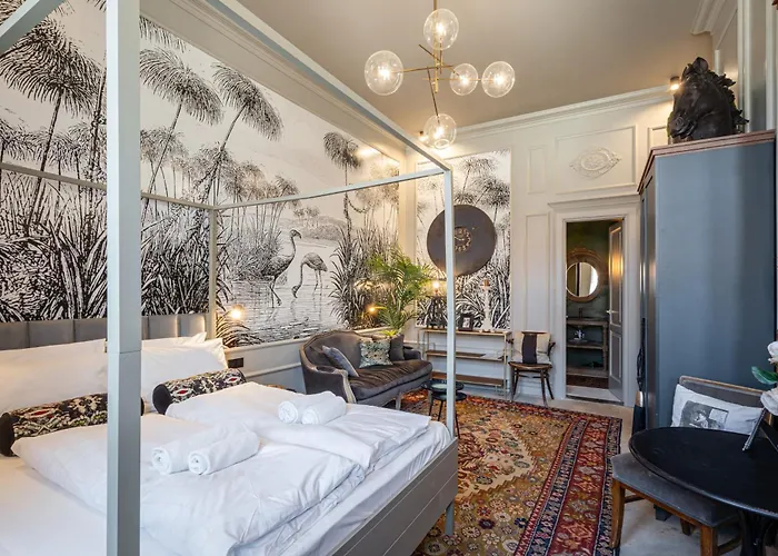 Jungle Design 2Bdr Apartment